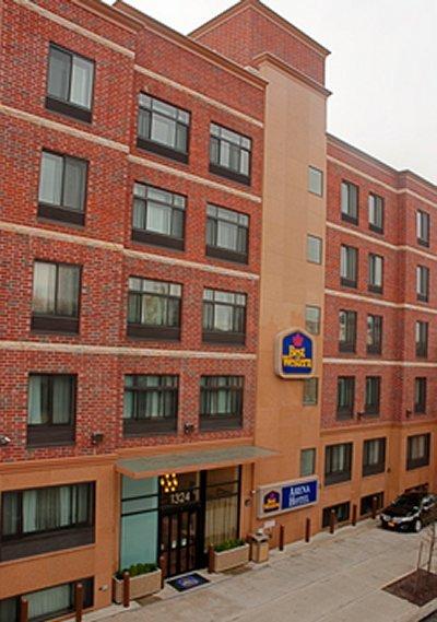 Best Western Plus Arena Hotel New York Exterior photo