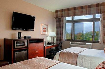 Best Western Plus Arena Hotel New York Exterior photo