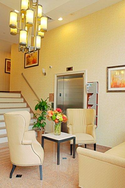 Best Western Plus Arena Hotel New York Exterior photo