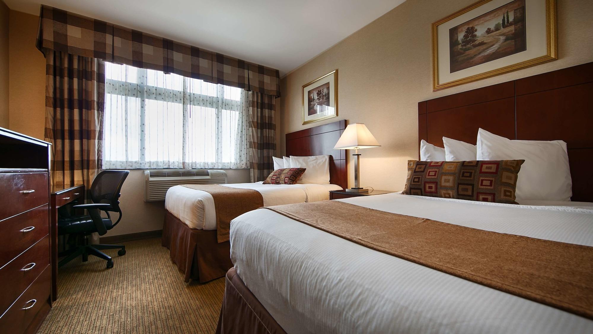 Best Western Plus Arena Hotel New York Exterior photo